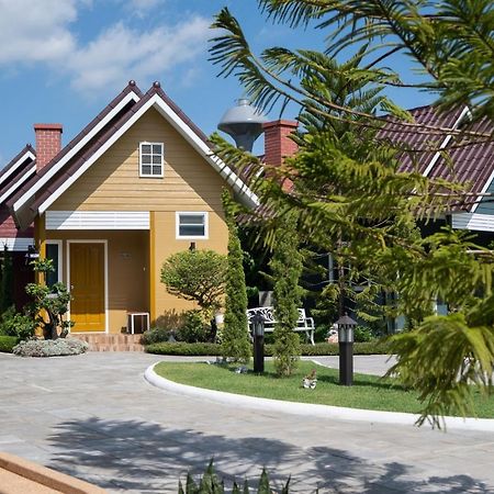 Picha Ville Resort Watthana Nakhon Esterno foto