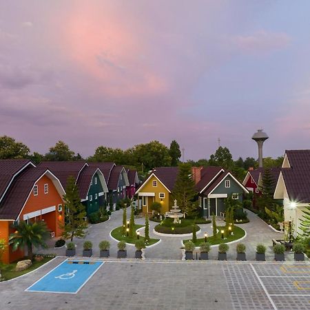 Picha Ville Resort Watthana Nakhon Esterno foto