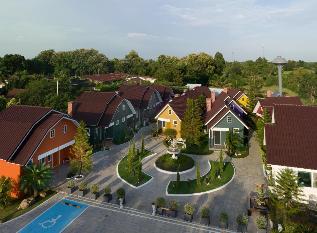 Picha Ville Resort Watthana Nakhon Esterno foto