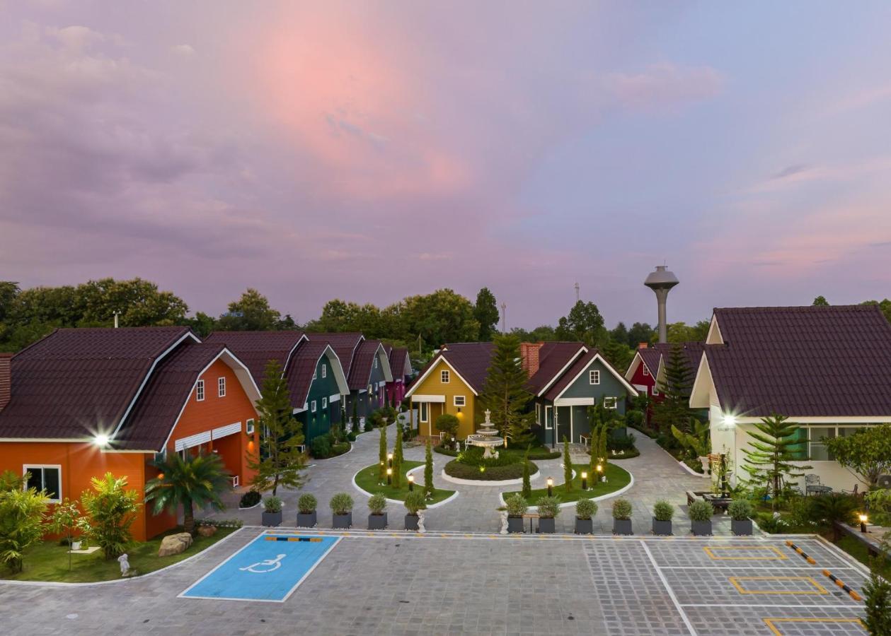 Picha Ville Resort Watthana Nakhon Esterno foto